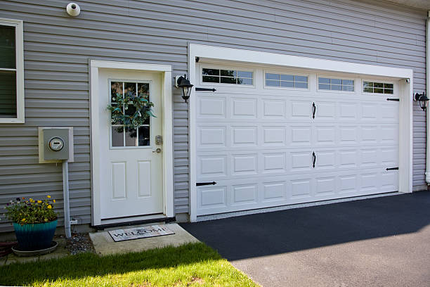 24/7 Emergency Garage Door Panel Replacement experts in Wormleysburg, PA